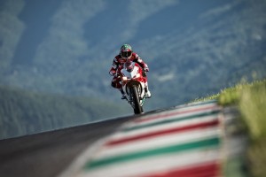 开云体育平台APP-本泽马一剑封喉破心魔，伊朗铁血鏖战映照足球真谛