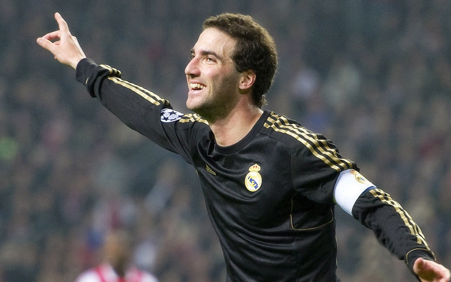 乌克兰争冠战胜出乌拉圭，厄德高展现巨星价值，一场比赛，两种足球哲学的碰撞